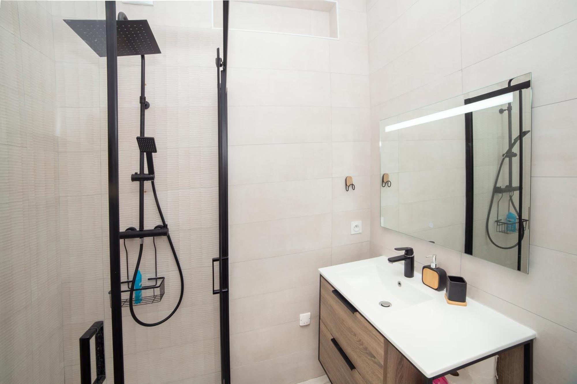 Like Casa- Centre/Gare Apartment Valence  Bagian luar foto